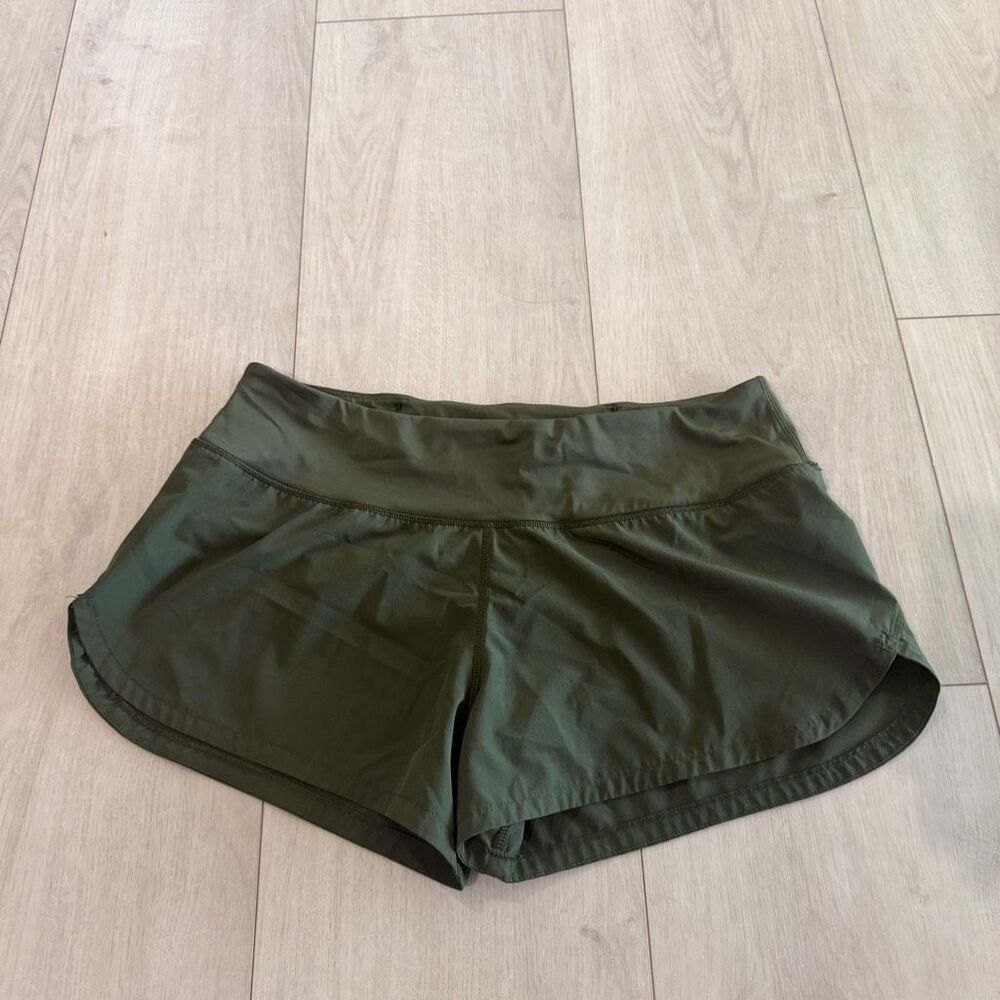 Vuori womens shorts size L